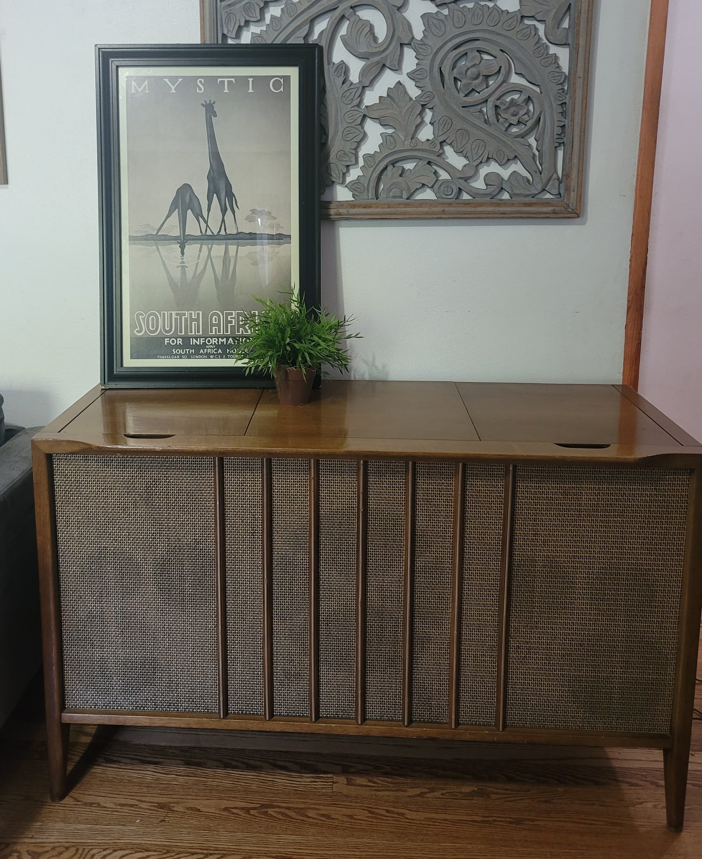 Motorola HI FI Stereo Console Record Player Credenza MCM